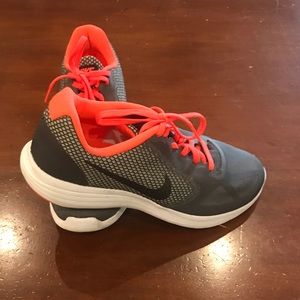 Nike Revolution3 Tennis Shoes!  Men Size 8.